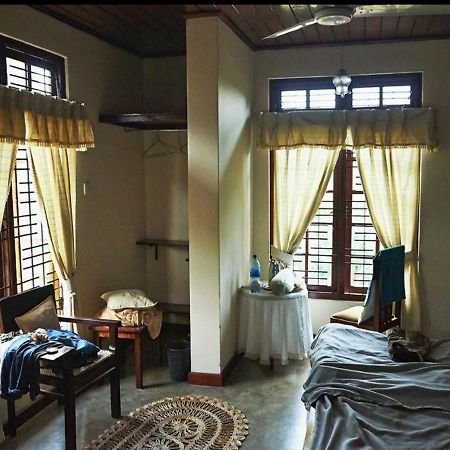 Lake Bungalow Hotel Kandy Esterno foto
