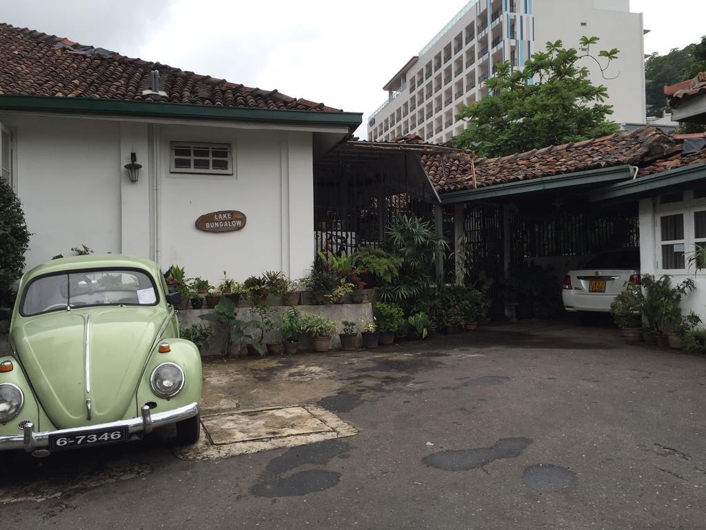 Lake Bungalow Hotel Kandy Esterno foto