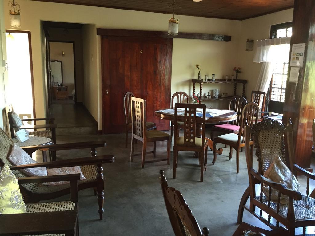Lake Bungalow Hotel Kandy Esterno foto